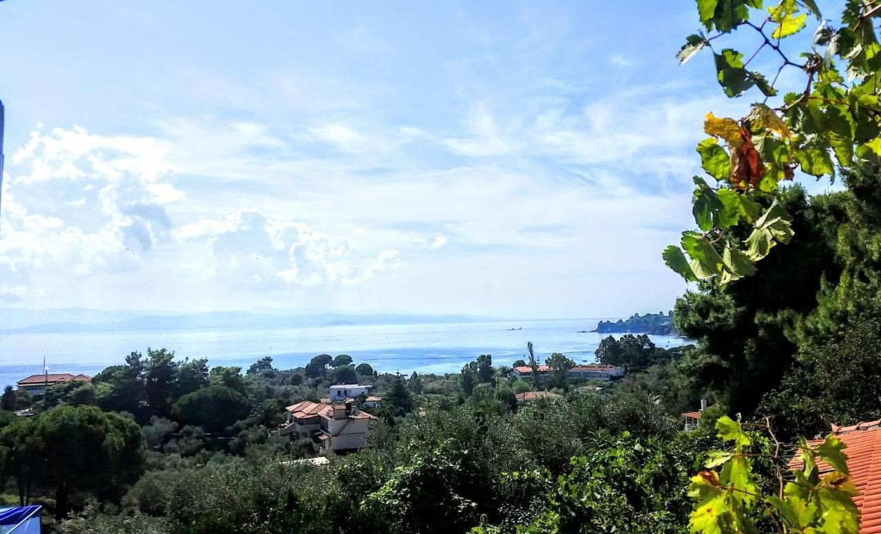 Manos Studios Kolios Luaran gambar